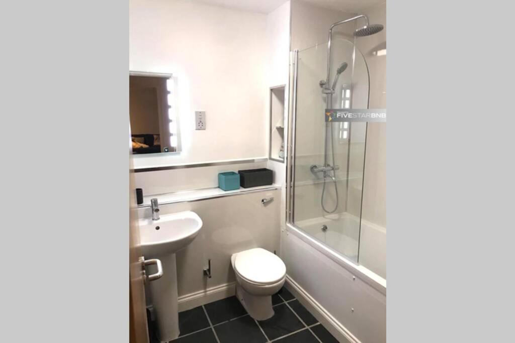Appartement Waterfront Living In Leith With Free Parking! Édimbourg